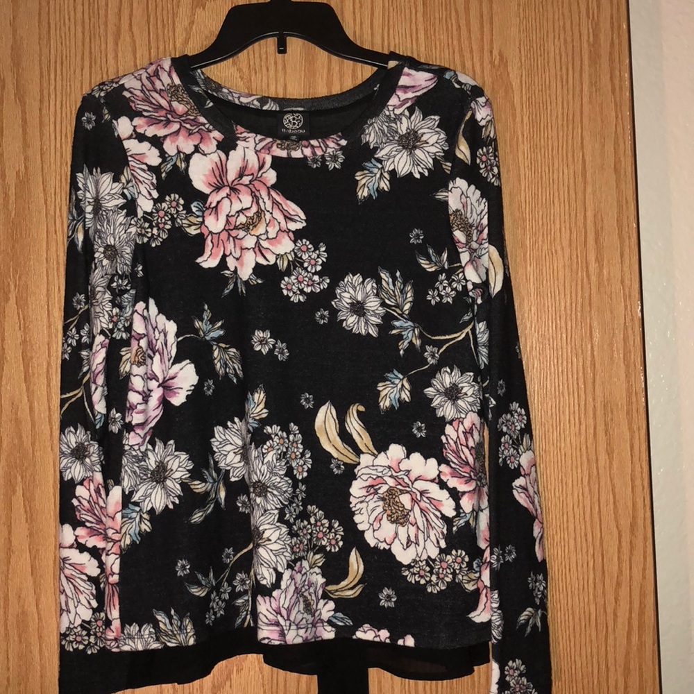 🌸Flower Printed open back sweater with blouse🌸 - Picture 1 of 5